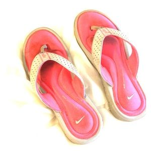 Nike women’s flip flops hot pink & Grey